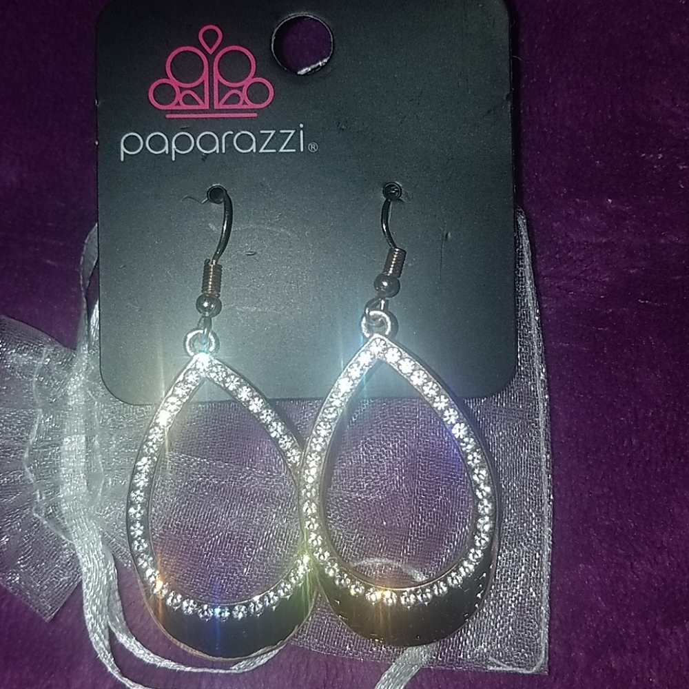 Gold Oval Earrings
